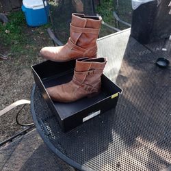 Boots. Cole Haan . Oatmeal color. #co8680 Size 11
