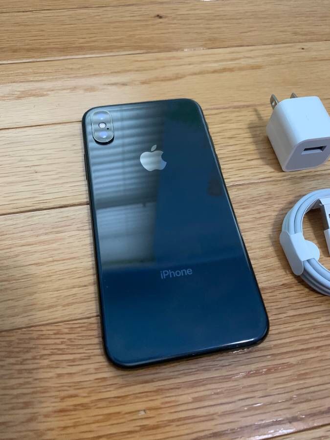 iPhone X unlocked to use any carrier w/case charger