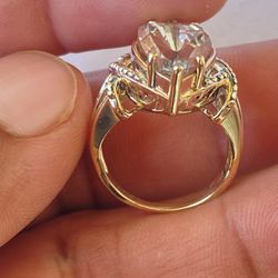 10k Ring with  white topaz & Diamonds