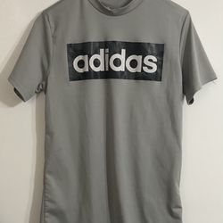 Adidas Original men’s T-shirt camo box Adidas logo crewneck pull over gray.M