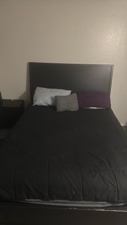 Bed with two dressers