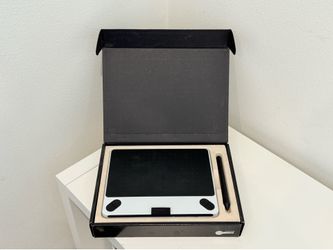 Wacom Intuos Draw CTL-490 Small Drawing Tablet White w/ Pen, Cable & Original Box