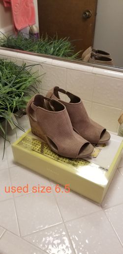 Size 6 1/2 wedges