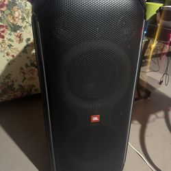 JBL Partybox 710