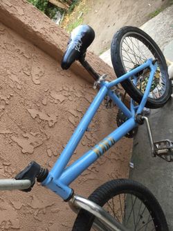 Bicicleta en muy buenas condusiones barata es tamaño mediana