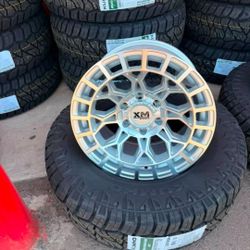 17" XM Silver Rines Y Llantas 265/70/17 Kumho 