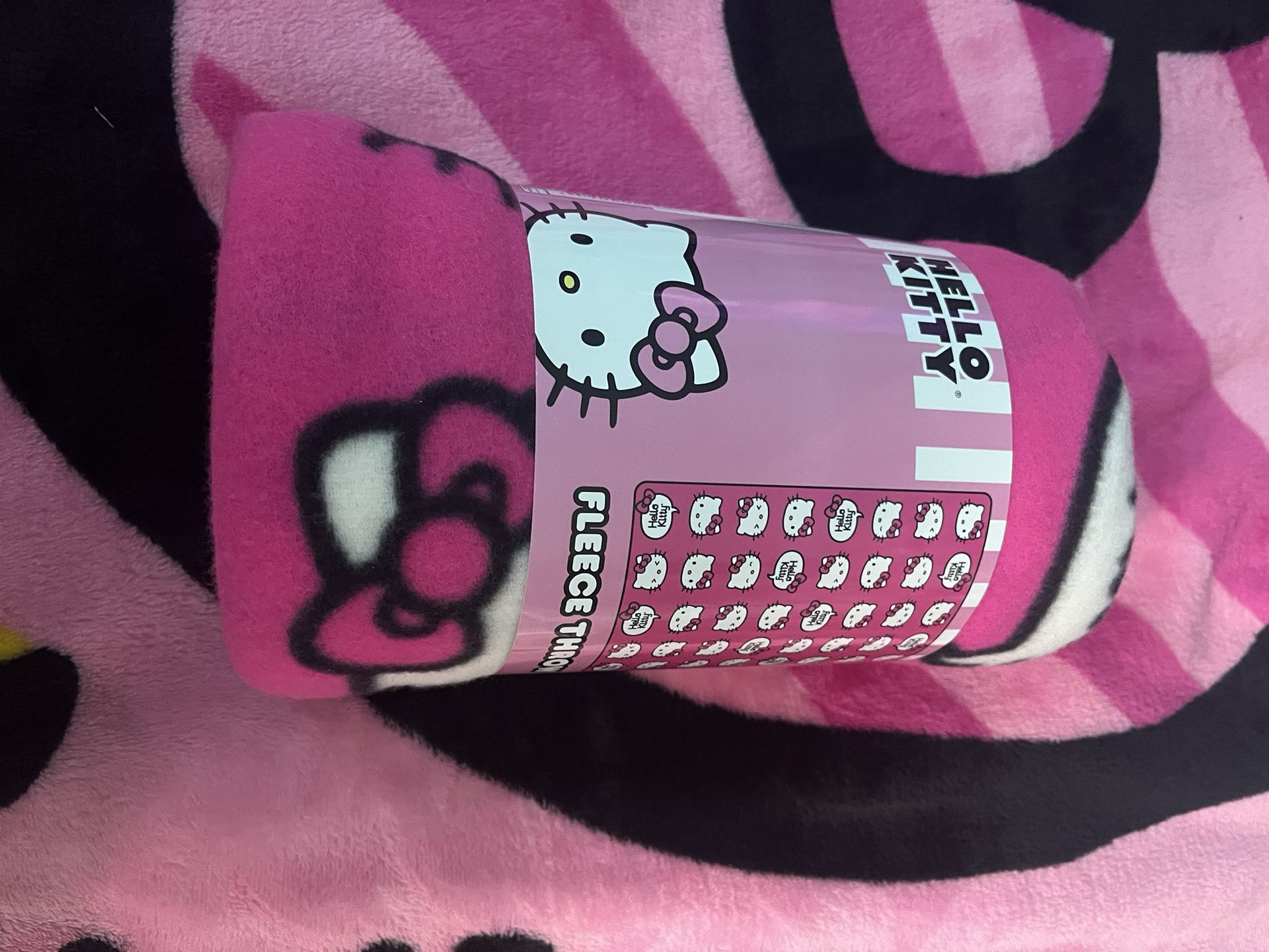 Hello Kitty Fleece Blanket 