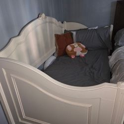 Free Bed Twin Bedframe 