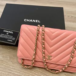 CHANEL Women's Pre-Loved Mini Card Case With Chain, Lamb, Pink, One Size