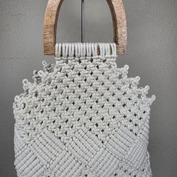 Tommy Bahama Macrame Ivory Boho Woven  Bag Purse Crochet Weave & Wood Handles