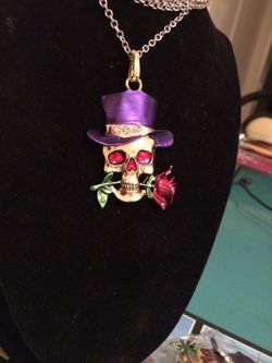 Skull necklace with chain