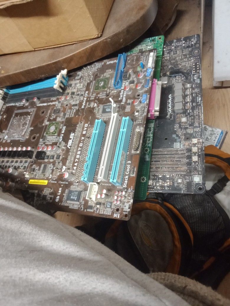 ISO:OLD BROKEN UNUSED ELECTRONICS