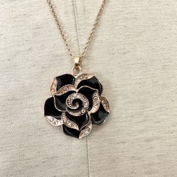 Gold Tone Black Flower Pendant Necklace 