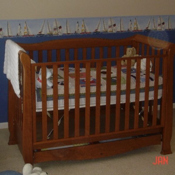 Bellini Day Bed Convertible To Crib (needs Hardware)