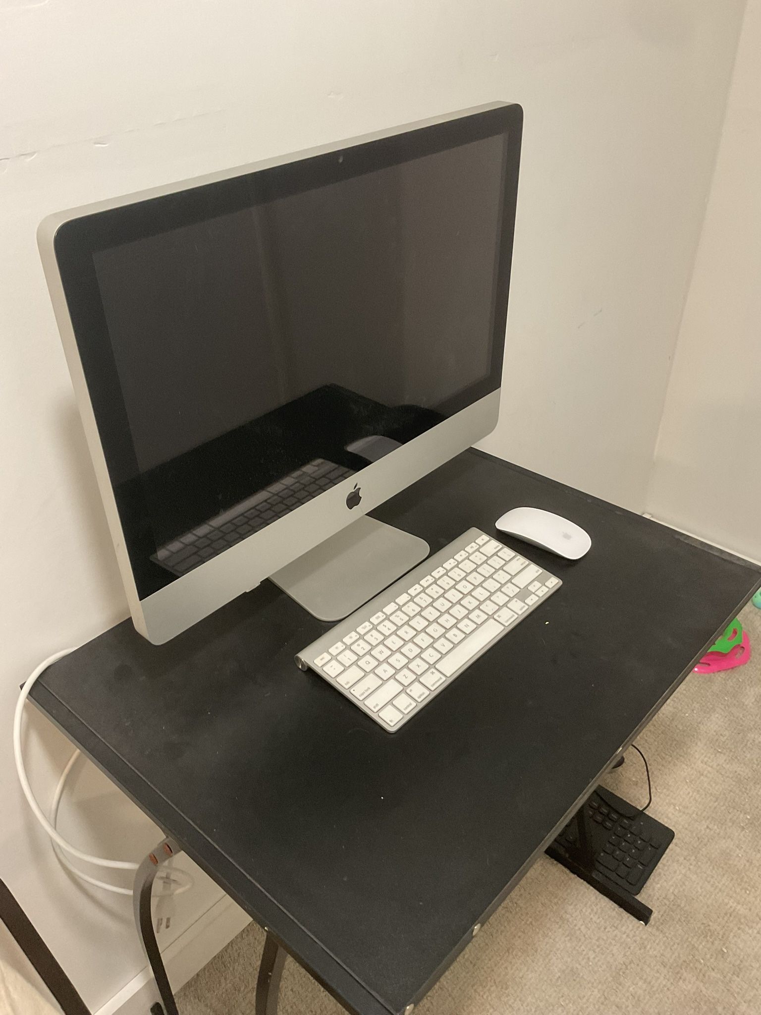 iMac With Keyboard And Mouse