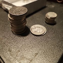 22 Silver Quarters 12 Silver Dimes $5.70 Face Value