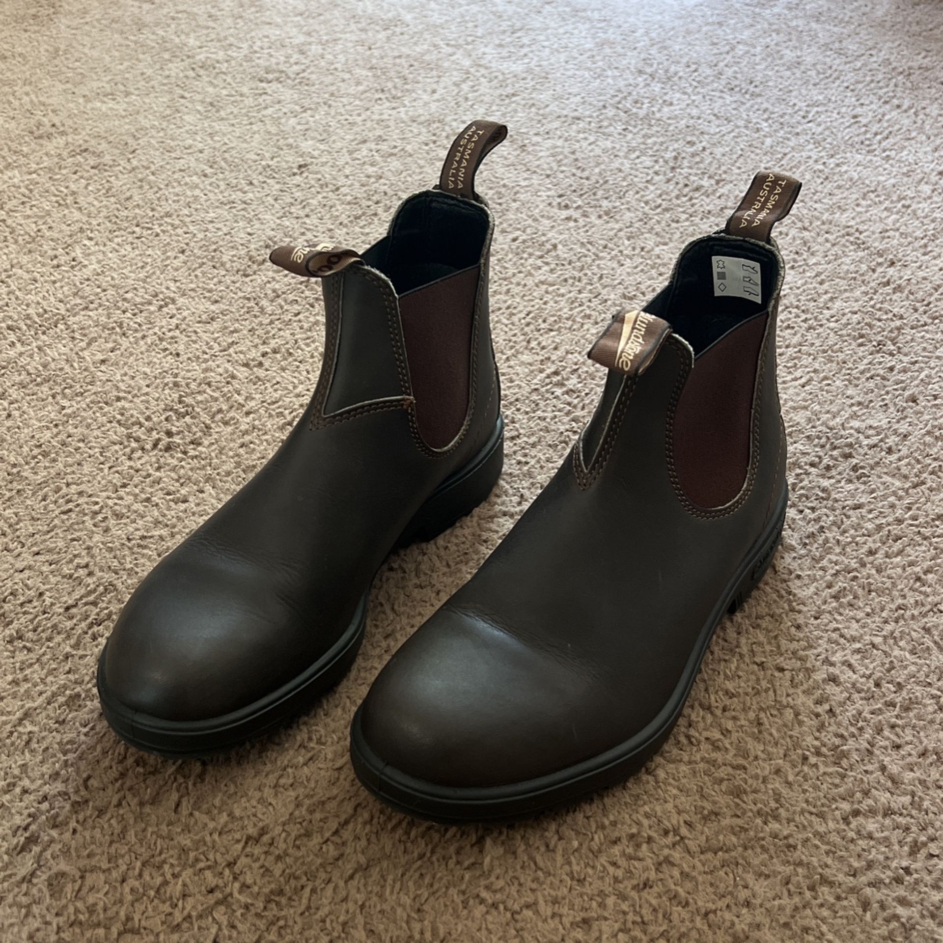 Blundstone Women’s Chelsea Boots US Size 11
