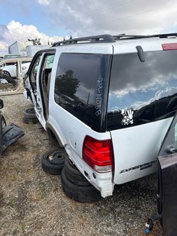 Parts 2005 Ford Expedition seats doors rear bumper tail gate glass windows
