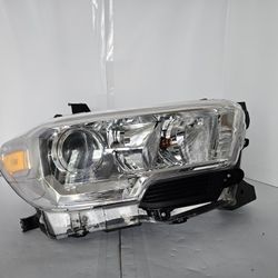 2018-2021 Use Toyota Tacoma Headlight  Right Passenger Side