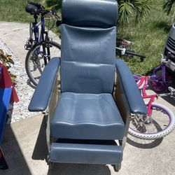 $60 Geri or Recliner Wheelchair