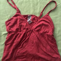 Red flowy bottom tank top with adjustable straps Size M 