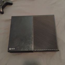 Xbox one, controller and 8 games