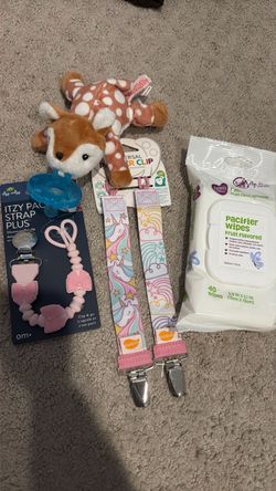 Pacifier/ pacifier holder and cleaning wipes