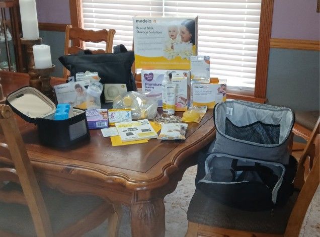 Medela Breast Pump & Everything Needed To Go With It