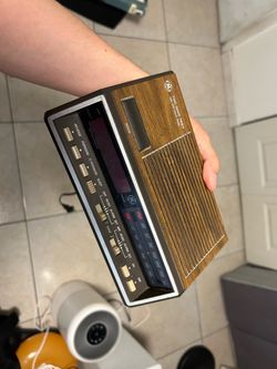 Vintage GE Two Wake Times FM/AM Clock Radio