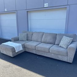 Cream/Gray 3 Piece Sectional 🛋️