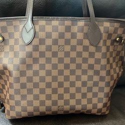 Louis Vuitton Lymington for Sale in Moreno Valley, CA - OfferUp