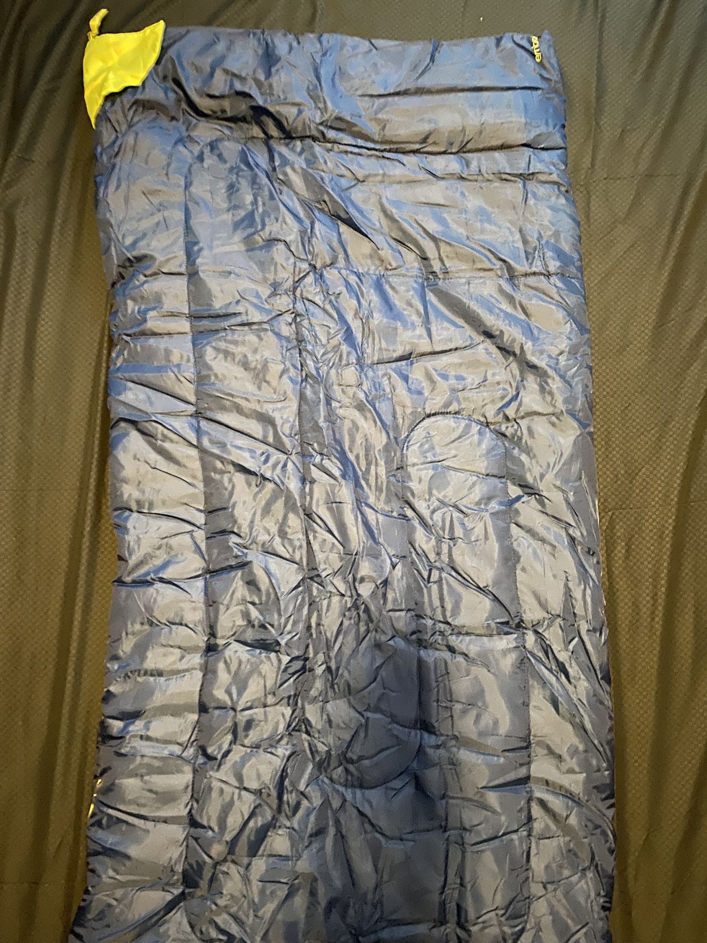Embark 50 youth sleeping bag never used in mint condition