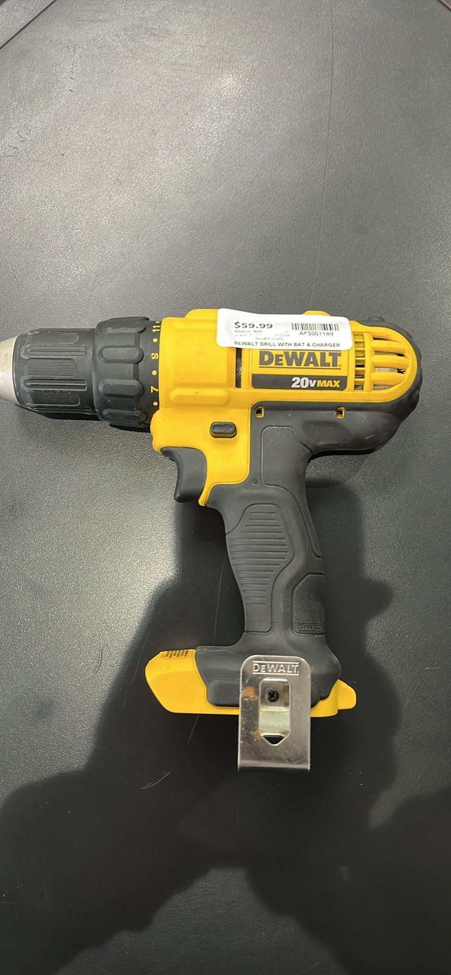DEWALT Drill With Battery and Charger (1189)