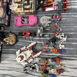 Lego Minifigures and builds (read description‼️)