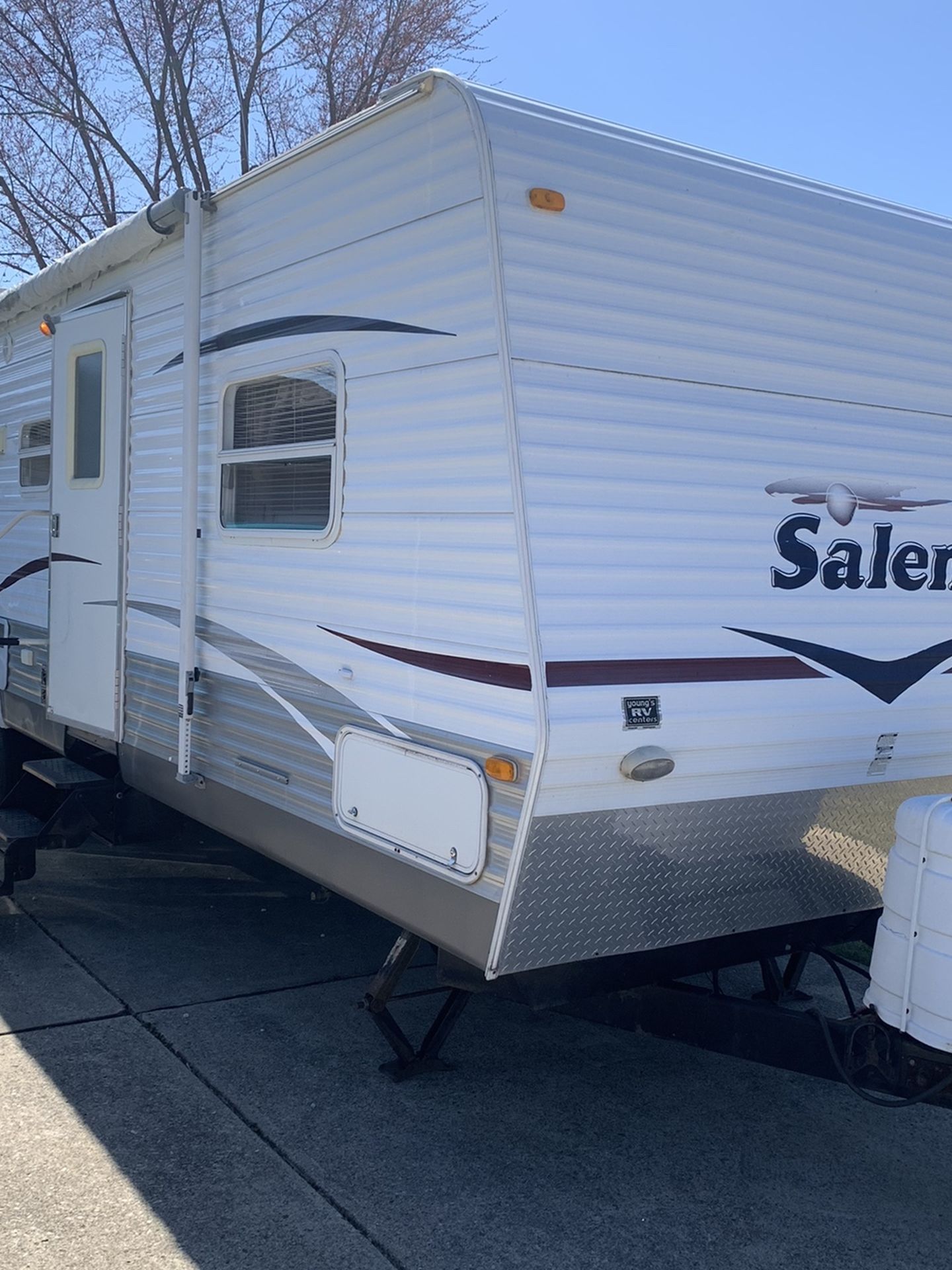 Photo 30ft Salem Camper