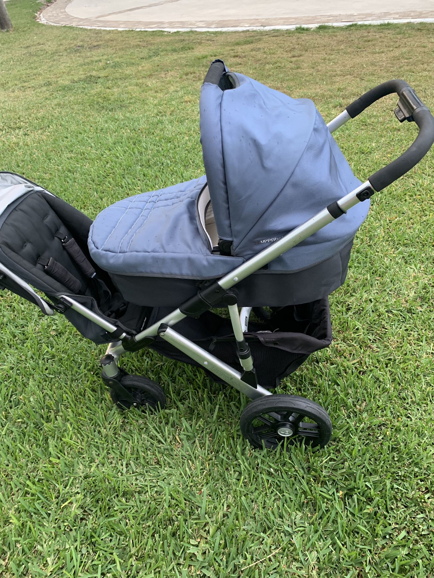 Uppababy Vista with rumble seat