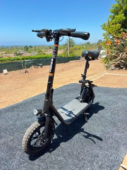 Phantom R1 Seated Electric Scooter – Brand New