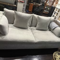 pick Up Today $ 1000 Sofa For $ 400