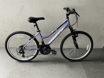 BICYCLE HUFFY 18 SPEED SIZE 24 BRAND NEW