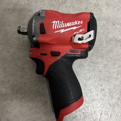 Milwaukee M12 FUEL 1/2 in Stubby Impact Wrench