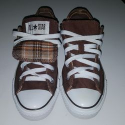 Converse  All Star 
"Size 4 Mens" & "size 6 Women "
