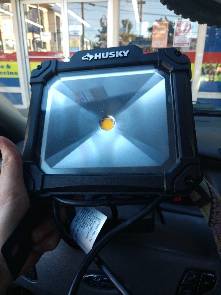 Husky 5000-Lumen Portable LED Work Light