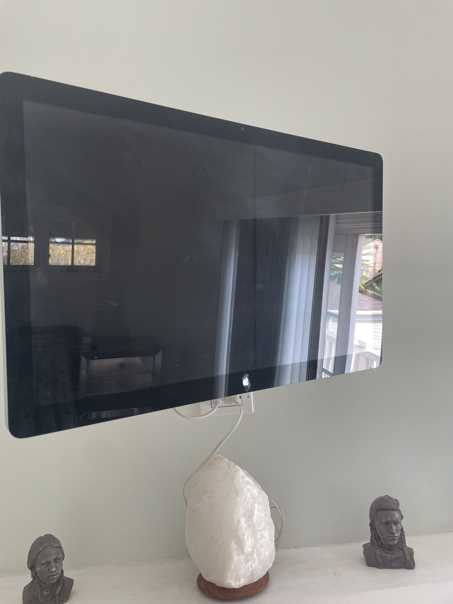 Apple Thunderbolt Display 27 Inch With Wall Mount