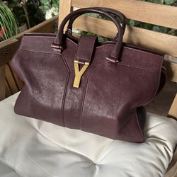 YVES SAINT LAURENT Cabas ChYc Leather Shoulder Bag