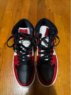 Air Jordan 1 Mid Chicago Toe
