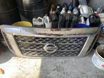 2022/nissan titan front grill
