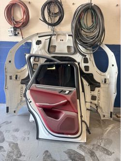 Porsche Macan 2023 doors