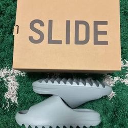 🥿 Men’s Slippers Available 🔥