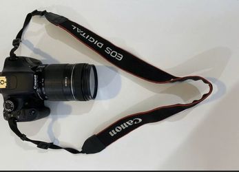 Used CANON EOS 550D (Rebel T2i) Digital SLR Camera with EF-S18-135mm f/3.5-5.6