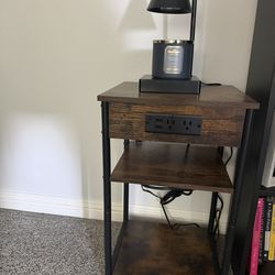 End  Table with Charging